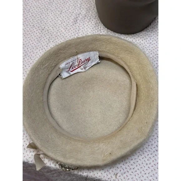 Vintage Lee Bury of Dallas Wool Felt Hat Cream with Rhinestone Brooch Ribbon - Picture 6 of 6